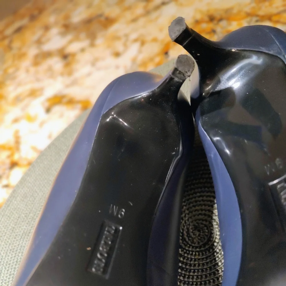 Talbots Classic Dark Blue Heels. Women's Size 9 - Picture 15 of 16